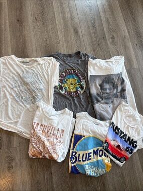 Bundle of graphic T’s: Gap, Old Navy, and Abercrombie